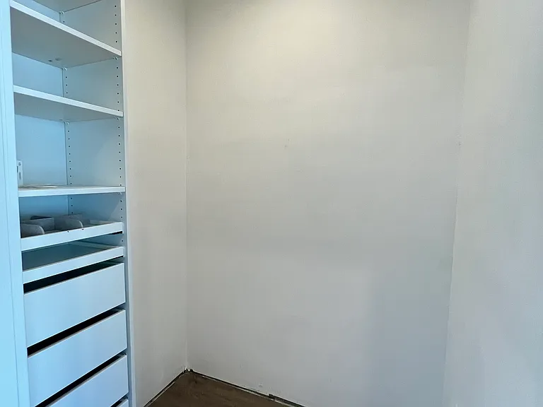926 Warwick Ave — Photo 24