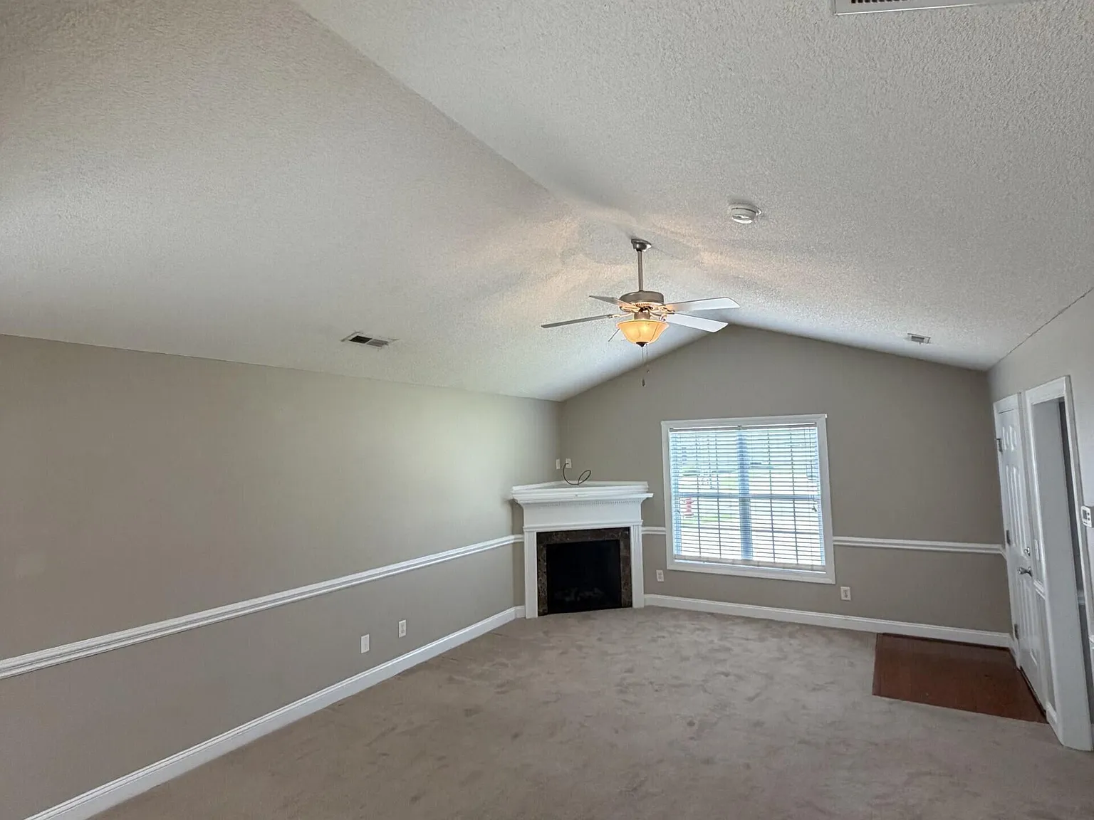 3 bed, 2.0 bath, $1,550 — Photo 3
