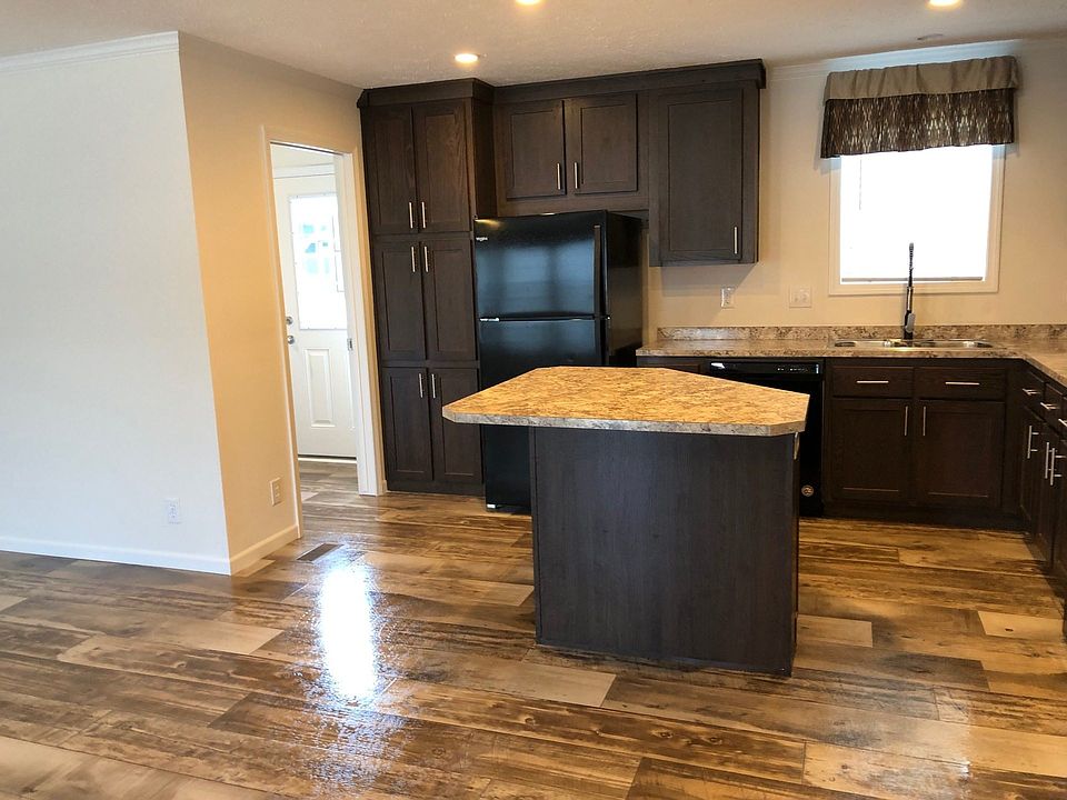 2nd image of 400 Swift St #558