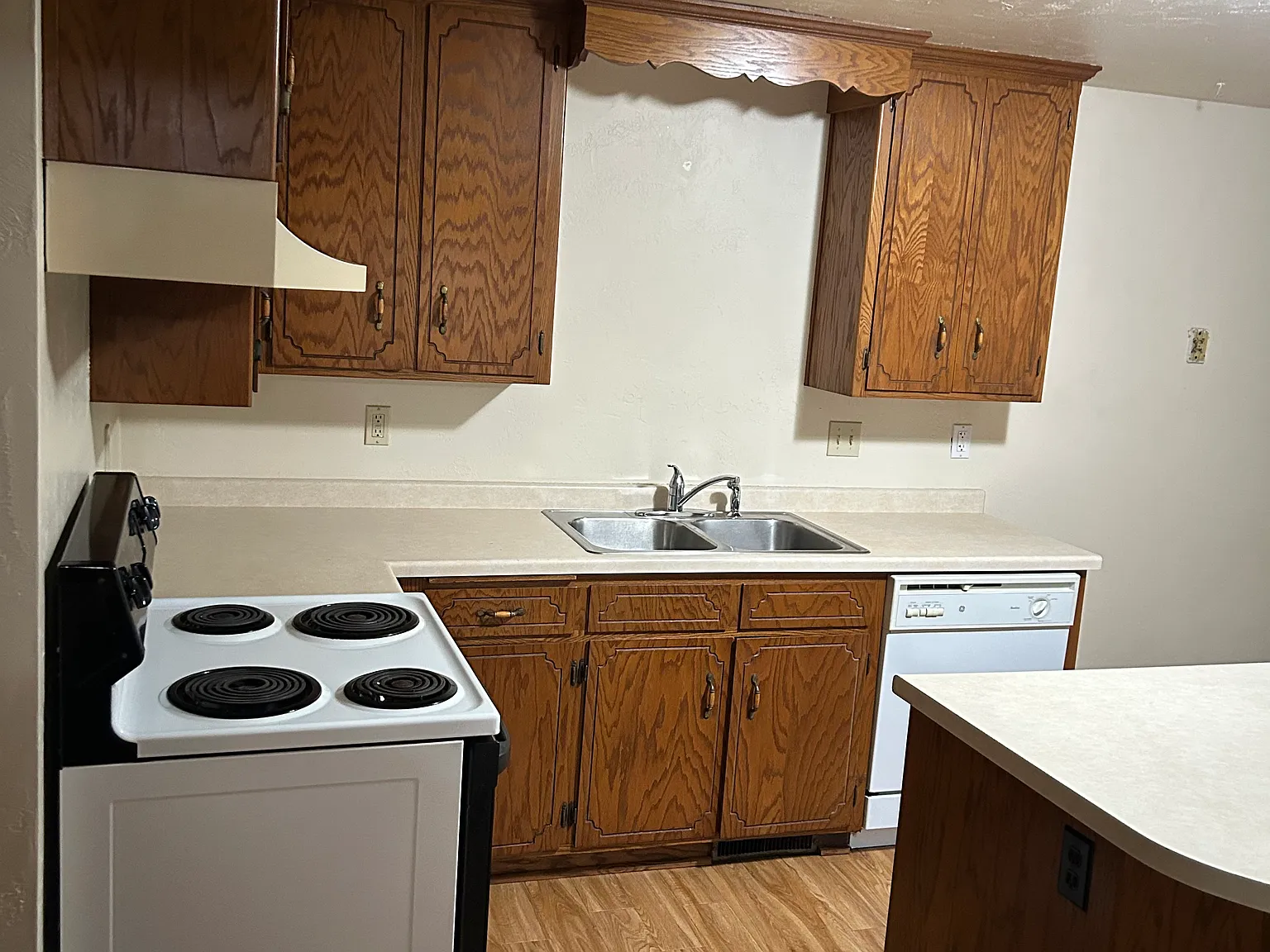 3 bed, 1.5 bath, 1440 sqft, $1,695 — Photo 4