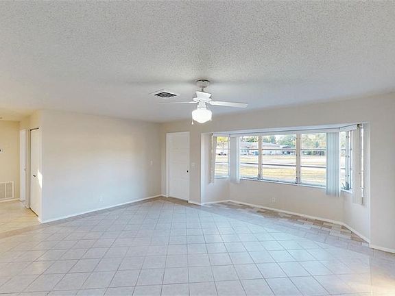 5th image of 7312 Louise Dr