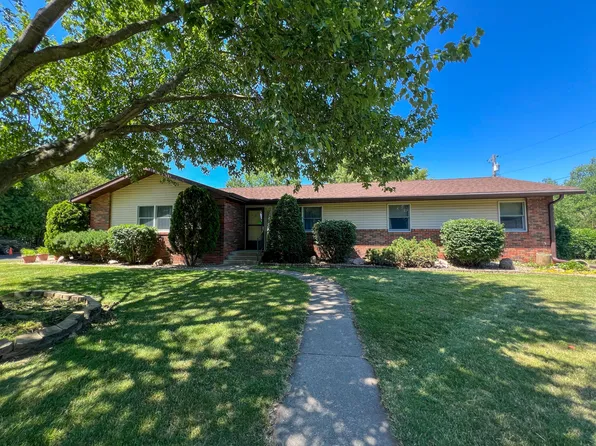 505 Corvette Dr, La Porte, IN 46350