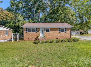 806 Dogwood Dr, Dallas, NC 28034