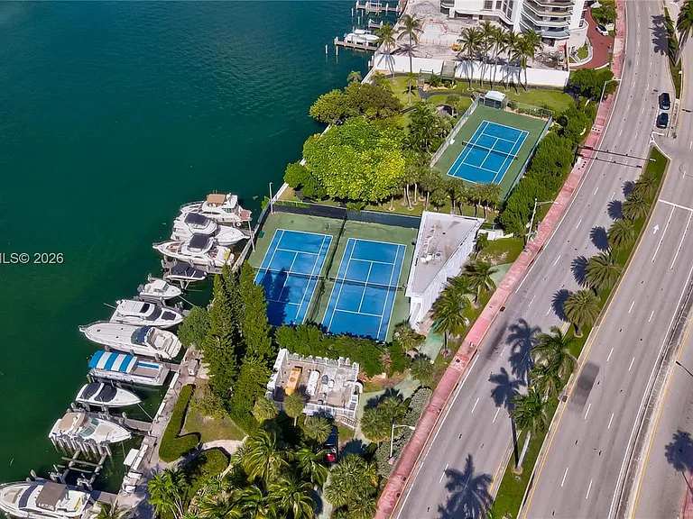5401 Collins Ave #928 — Photo 28