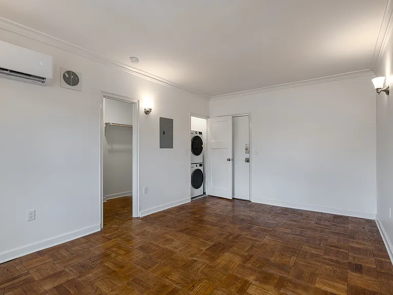 Marleigh Apartments — Photo 24