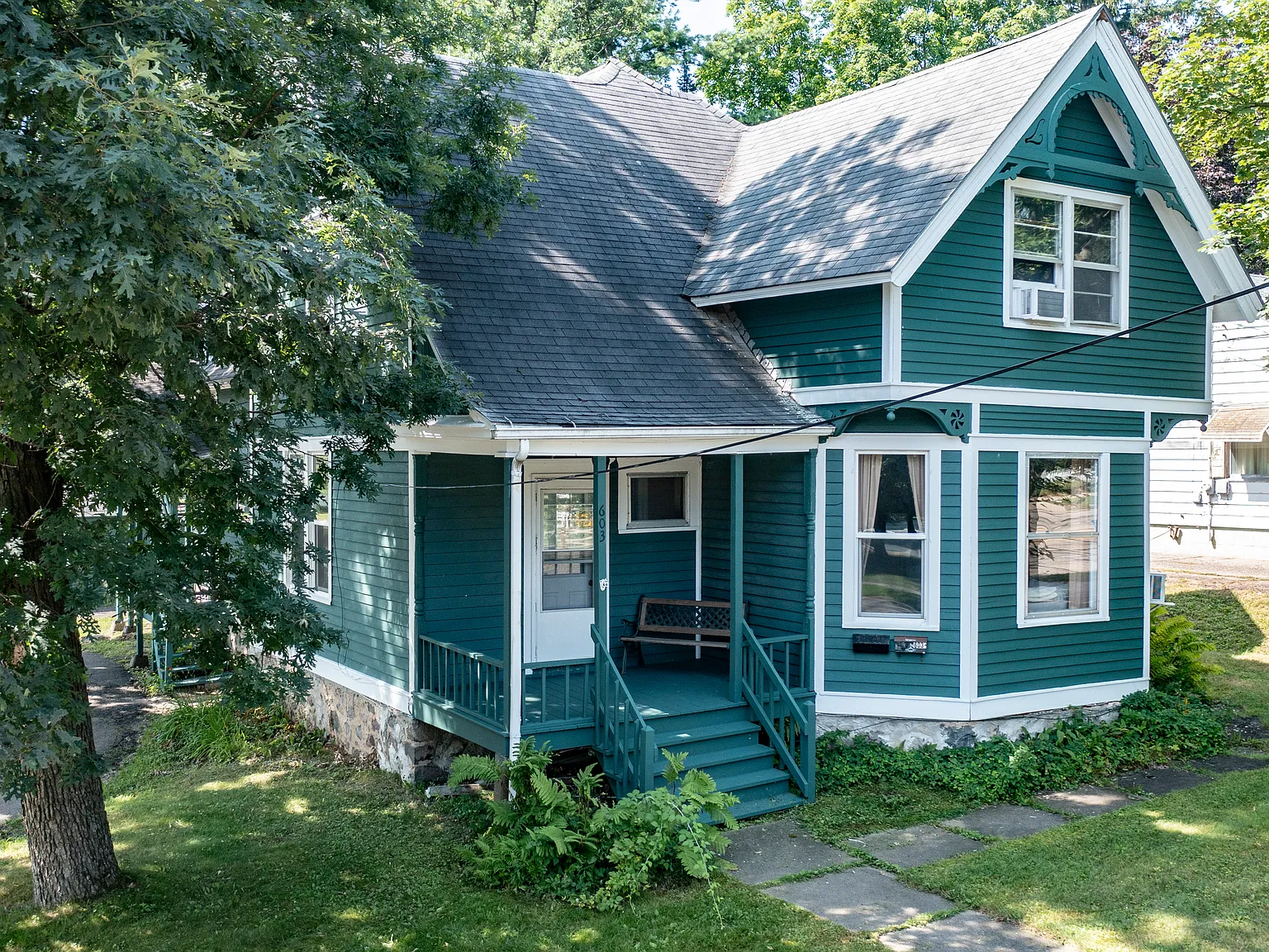 2 bed, $1,150 — Photo 1