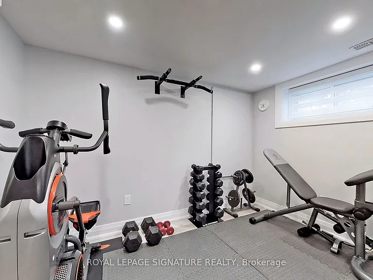 211 Maple Ave — Photo 7