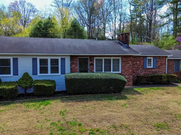 148 Forest Hills Dr, Franklin, NC 28734