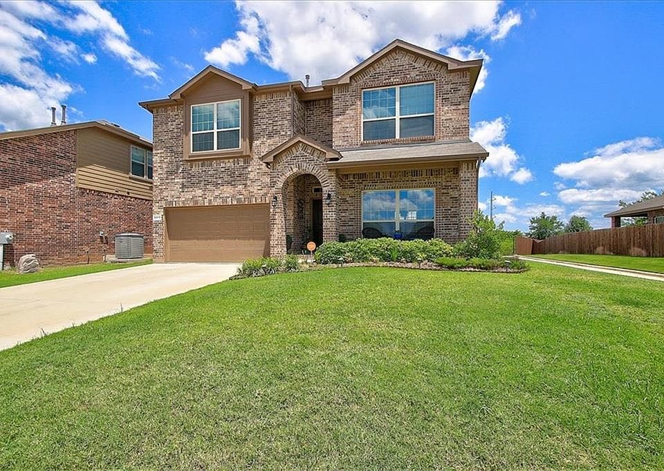 1st image of 2413 Windhaven Dr