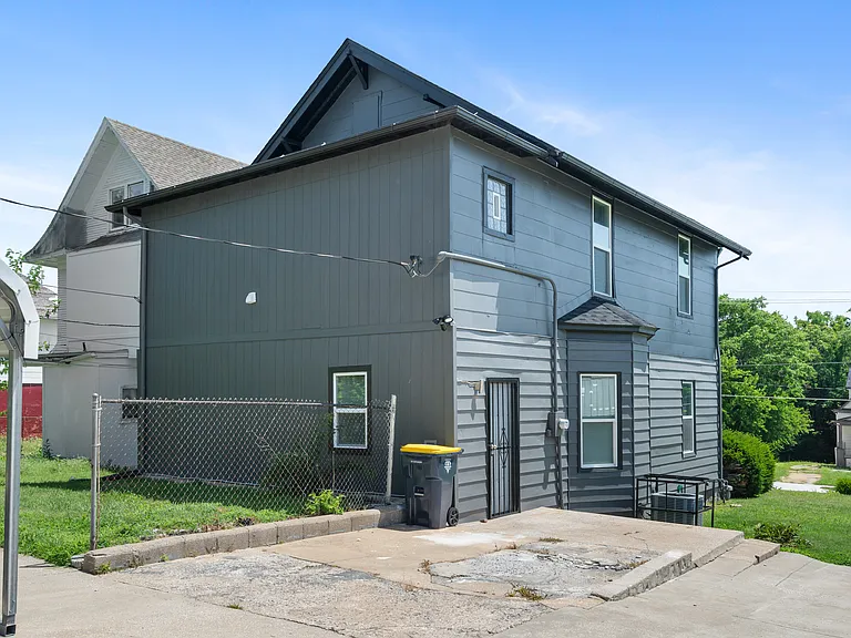 3032 Wayne Ave — Photo 31