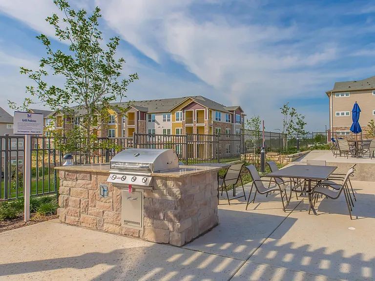 McKinney Falls Apartments — Photo 17