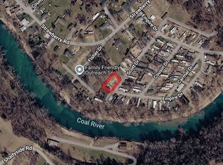 1427 Scott Dr, Saint Albans, WV 25177