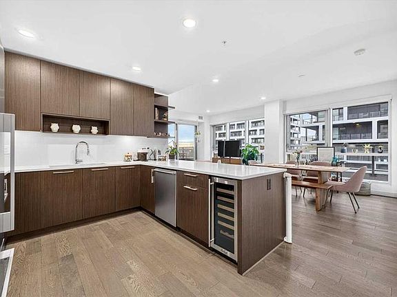 3rd image of 88 W 9th St NE #304