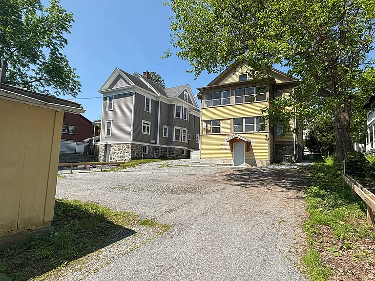 130 Woodlawn Ave #1 — Photo 2