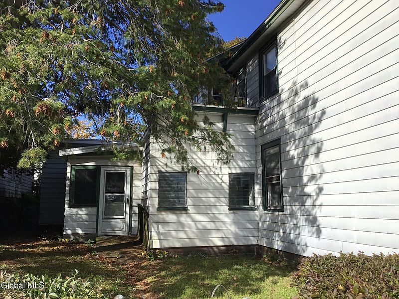 2nd image of 1339 3rd Avenue