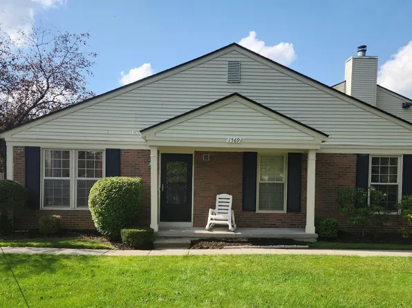 1569 Dover Hl N, Walled Lake, MI 48390