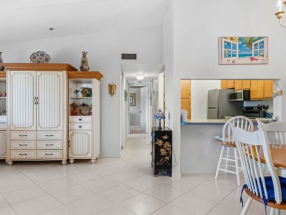 5th image of 4452 NE Ocean Blvd #C3