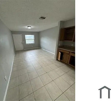 9808 N 12th St #C — Photo 3