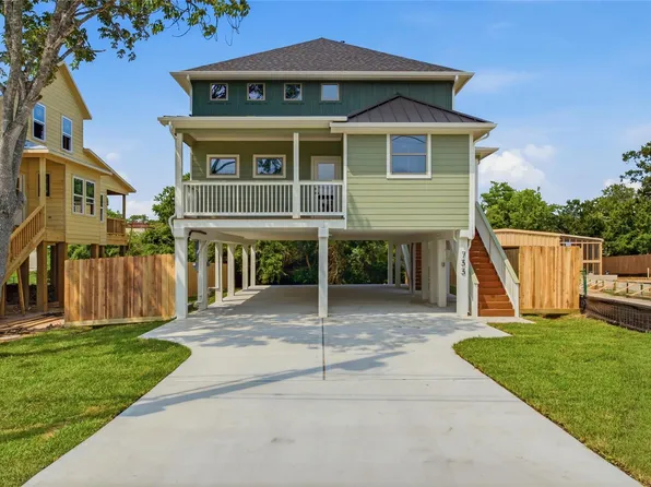 733 S Carroll St, La Porte, TX 77571