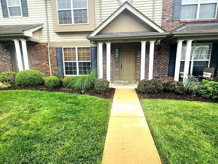 920 Carpathian Dr — Photo 1