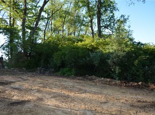 126 Woodford Dr, Evans City, PA 16033