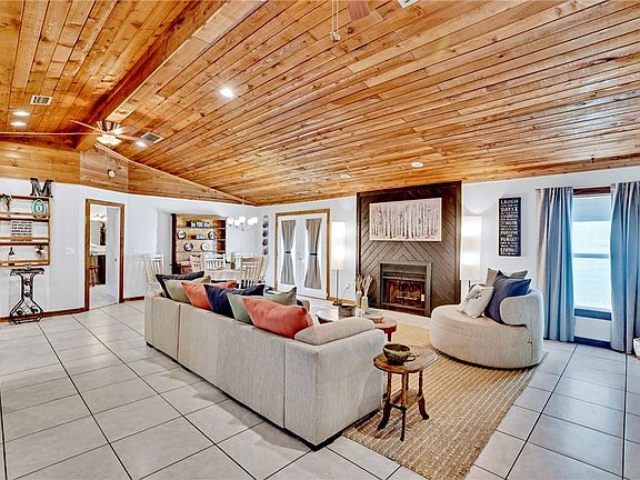 3rd image of 6840 51st Ave