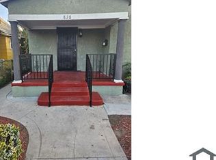 828 W 54th St, Los Angeles, CA 90037