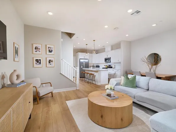 1065 Delpy View Point, Vista, CA 92084