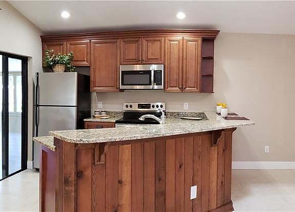 5th image of 445 E Crossbeam Cir