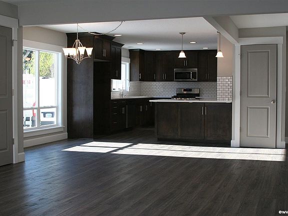 5th image of 459 Churchdale Ave N