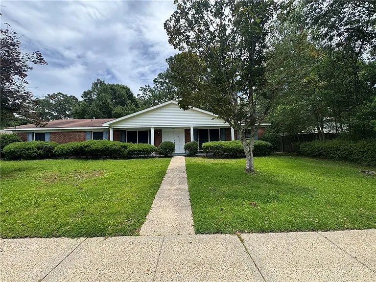 1054 Gallen Ct — Photo 1
