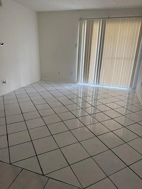 2 bed, 2.0 bath, 961 sqft, $1,250 — Photo 4