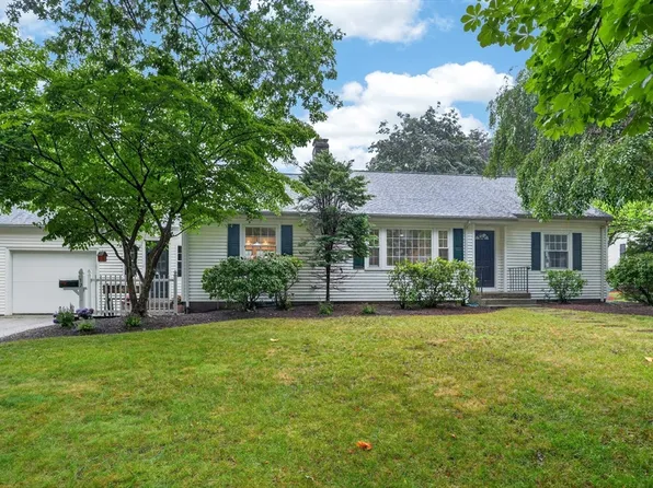 17 Pilgrim Way, East Walpole, MA 02032