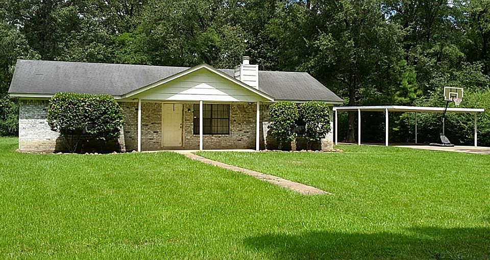 1st image of 215 Lazy Oak Dr
