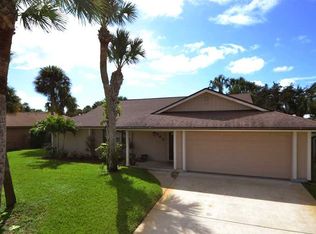 365 10th St SW, Vero Beach, FL 32962