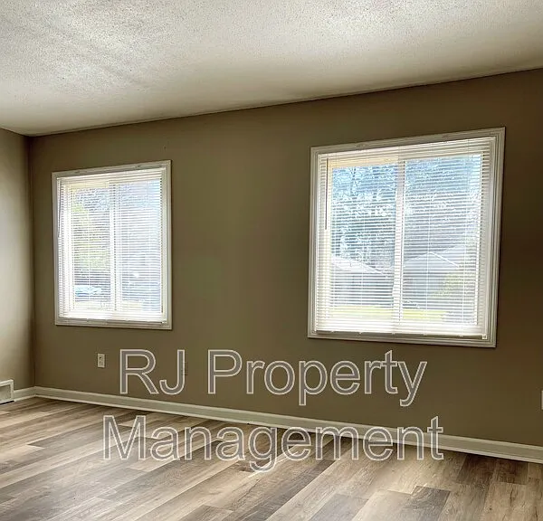 5368 Scottsdale Ave — Photo 6
