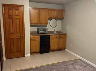 1 Beaver Brook Rd #E, Danbury, CT 06810