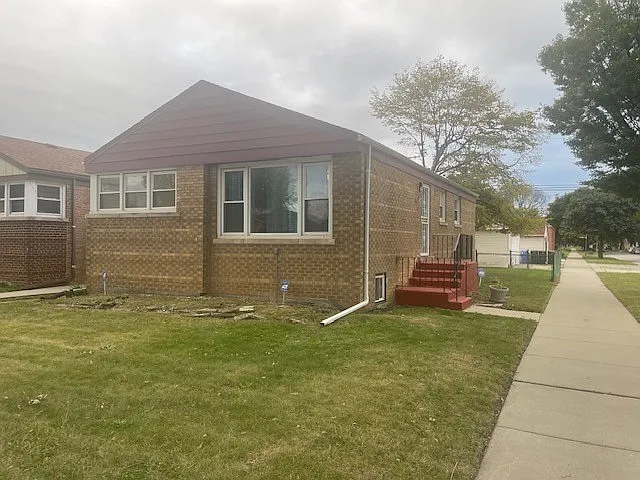 12600 S Stewart Ave photo 1