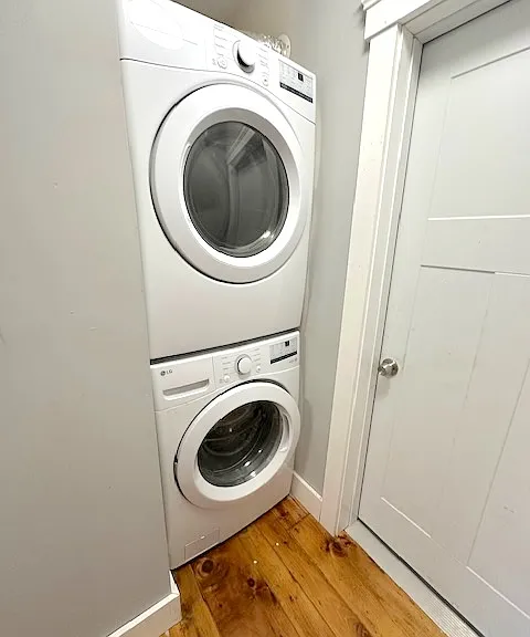 Shared Washer and Dryer
Shared with two single occupants.