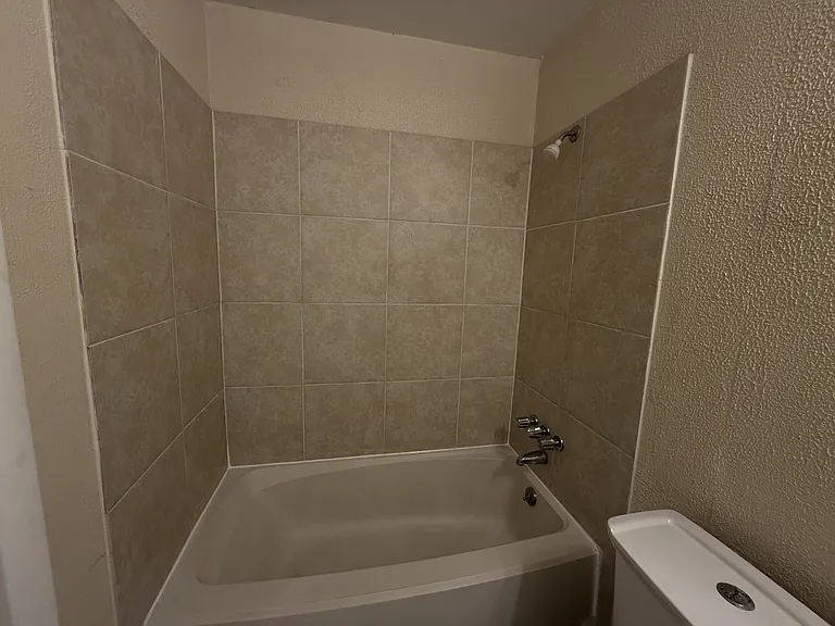 808 Meadowbrook Dr #C — Photo 5