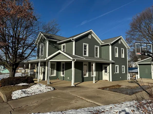 205 E Pearl St, Lanark, IL 61046