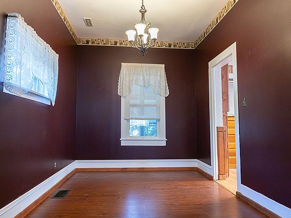 4th image of 602 E 3rd St