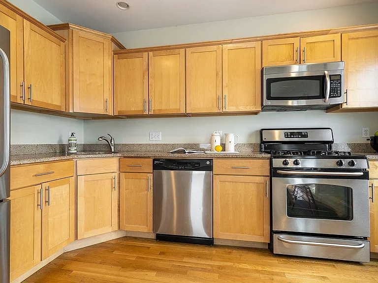 321 Centre St #2 — Photo 7