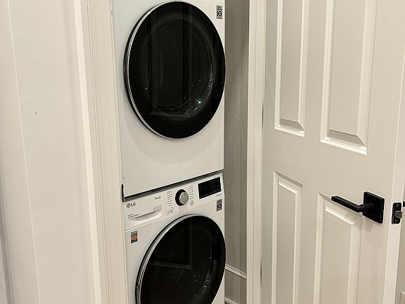 4th image of 244 Weybosset St #205