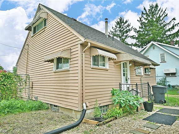 5th image of 2130 Parkman Rd NW