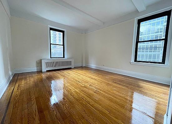 3rd image of 310 E 55th St #8FF