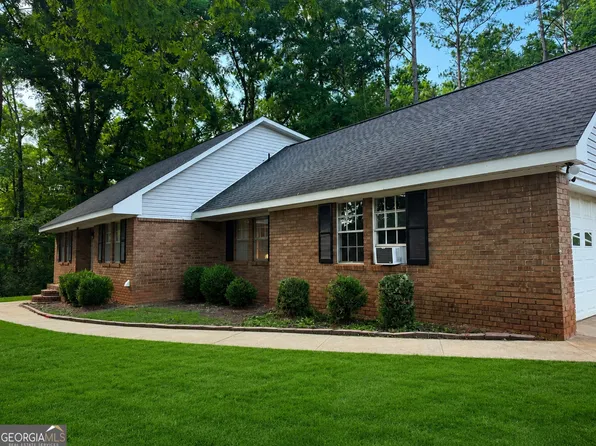 300 Cheyenne Dr, Lagrange, GA 30240