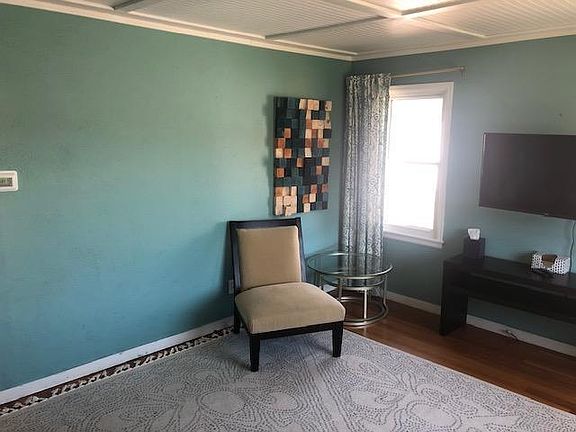 4th image of 705 Rochelle Ave S