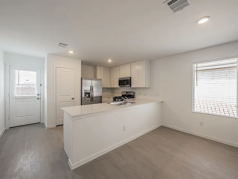 2105 Jesse James Ln — Photo 6