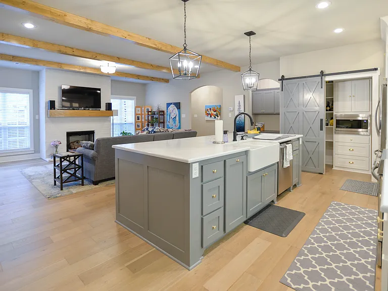 8115 Donnington Ct — Photo 8